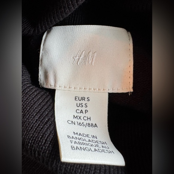 H&M Black Turtleneck Sweater capsule wardrobe classic NWT small - Picture 6 of 8